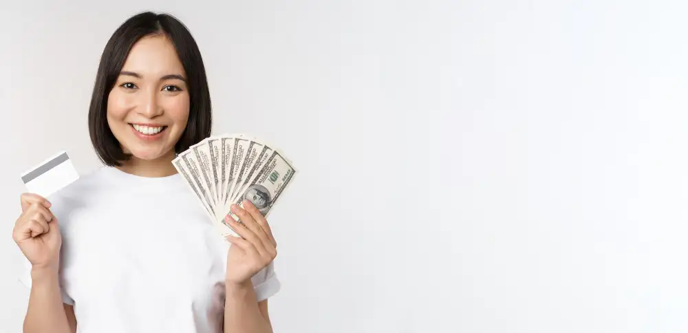 信用卡帳單分期與線上刷卡換現金比較，2026短期週轉總成本、實拿金額與還款壓力評估